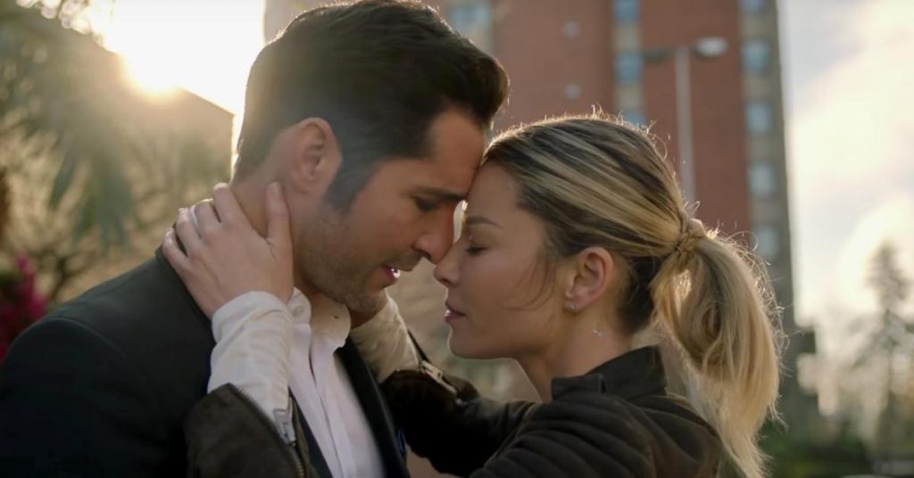 Lucifer Season 5 Chloe Kissing Lucifer