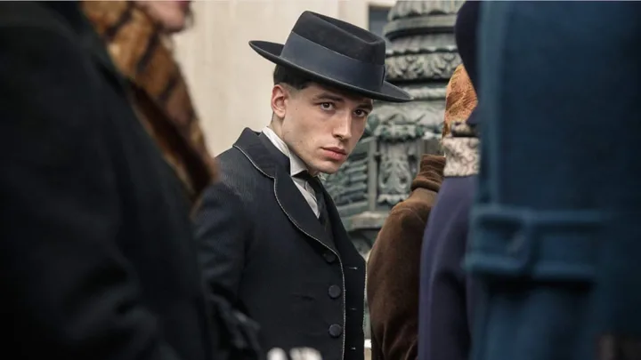 ezra Miller Fantastic Beasts 3