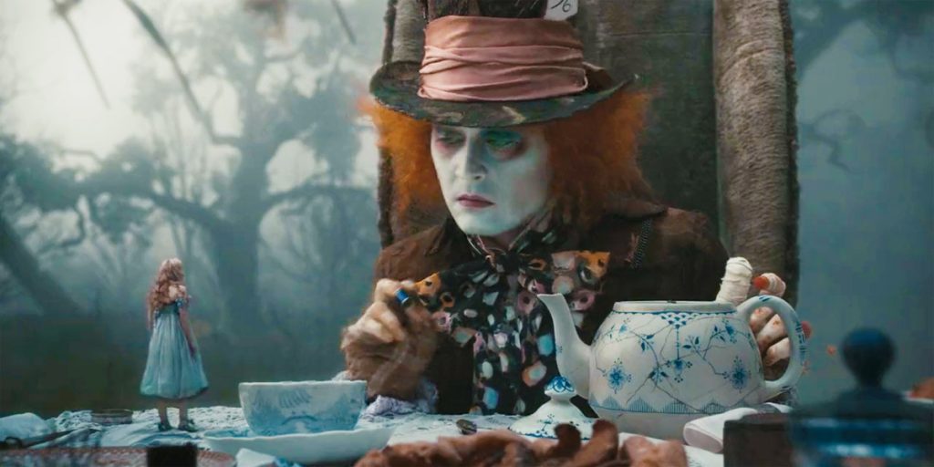 Johnny Depp as Hatter in Alice in Wonderland (2010).