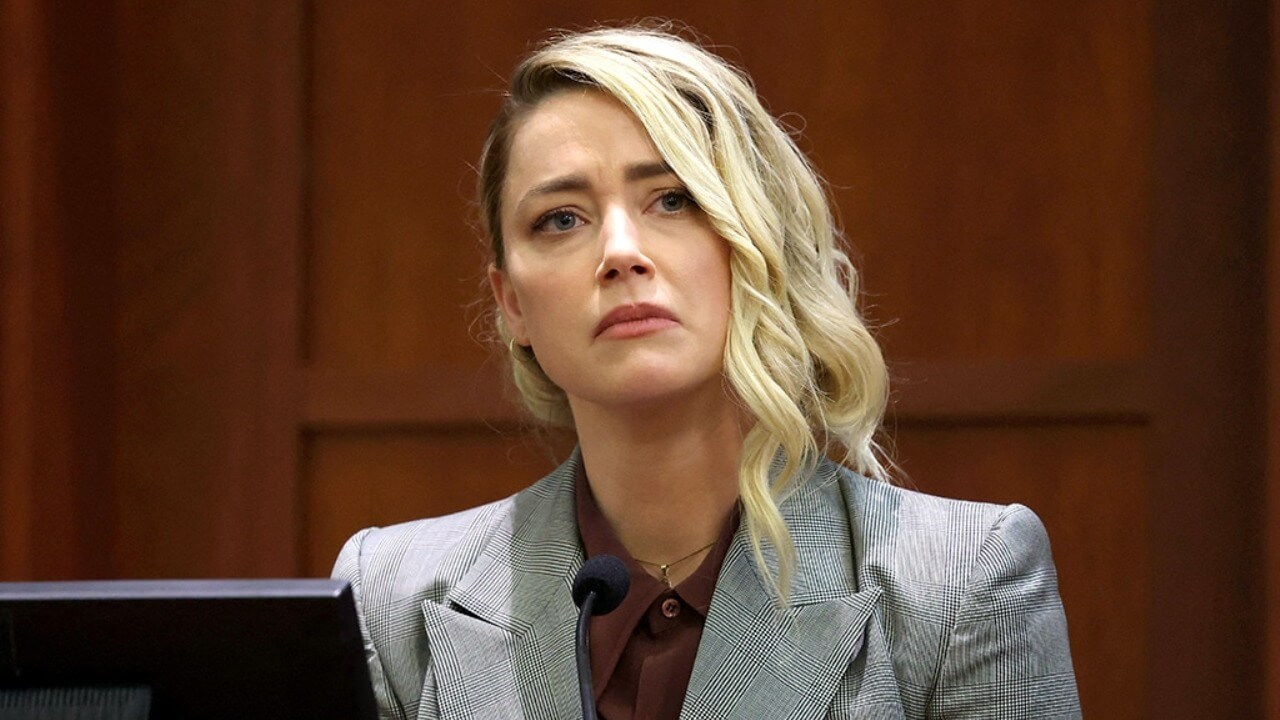 Eve Barlow trolled for favoring Amber Heard