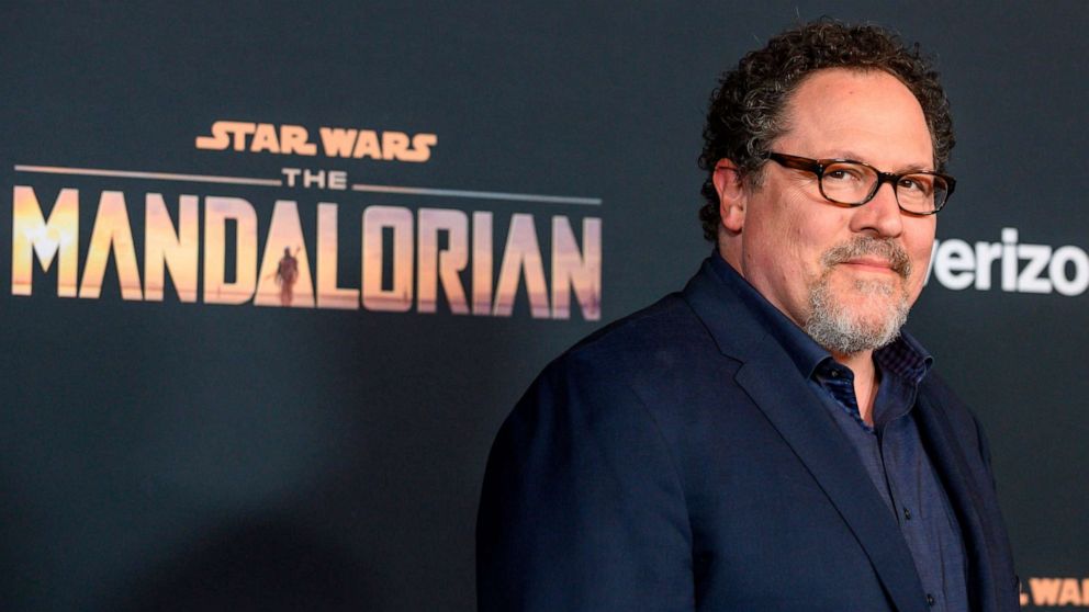 Jon Favreau - Solo: A Star Wars Story Writer Hints Jon Favreau Sequel Will Focus on Qi'ra