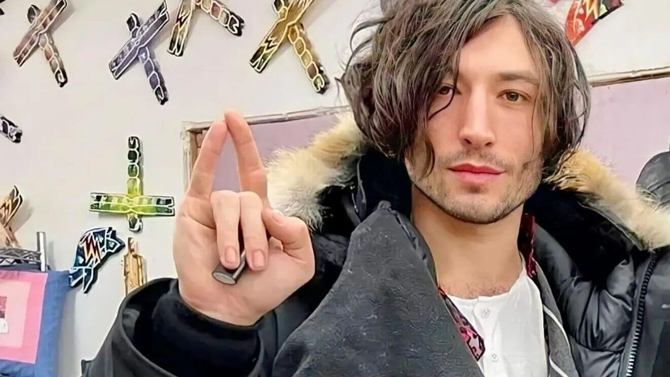 Ezra Miller threatens a retail worker