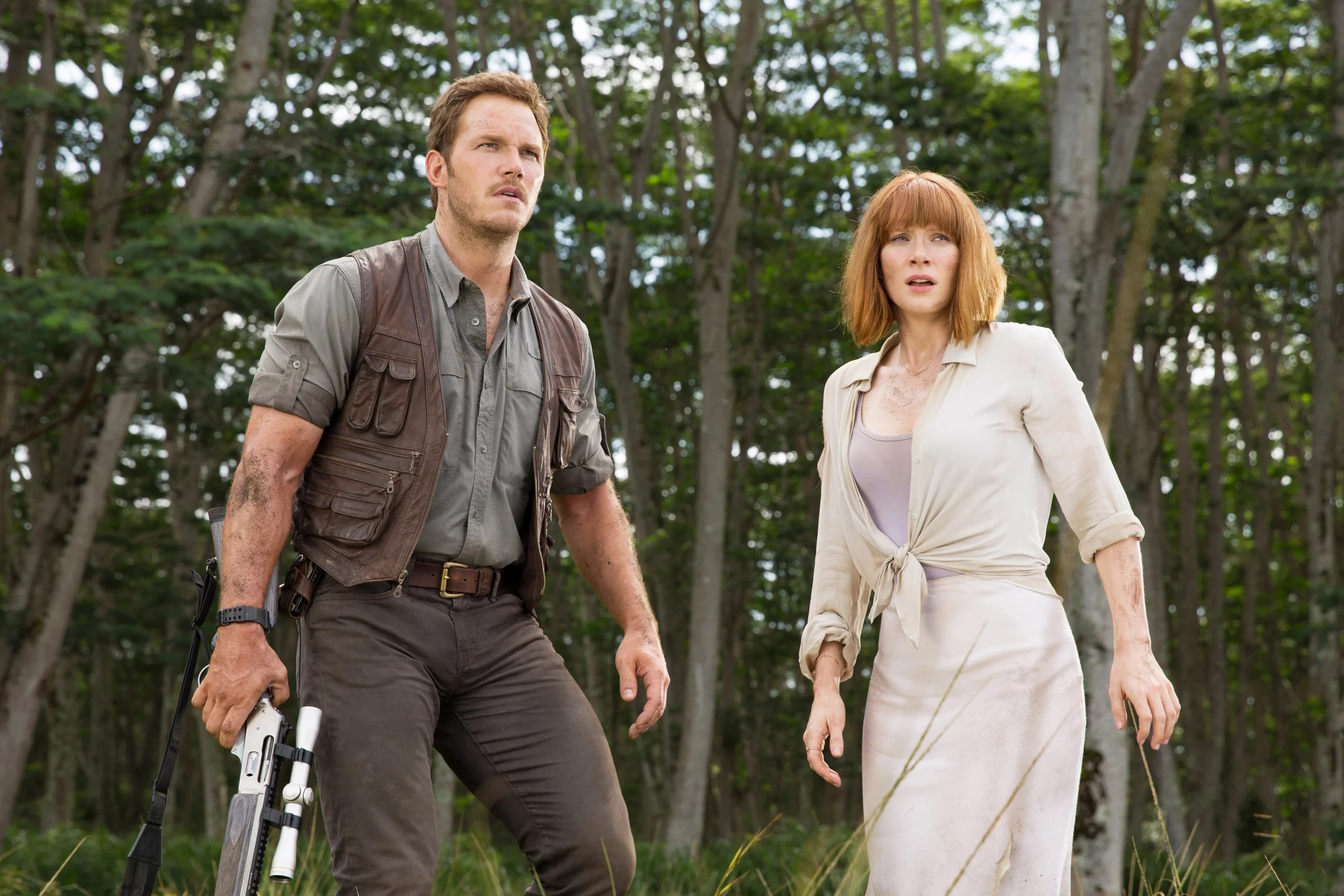 Chris Pratt and Bryce Dallas Howard in Jurassic World (2015).