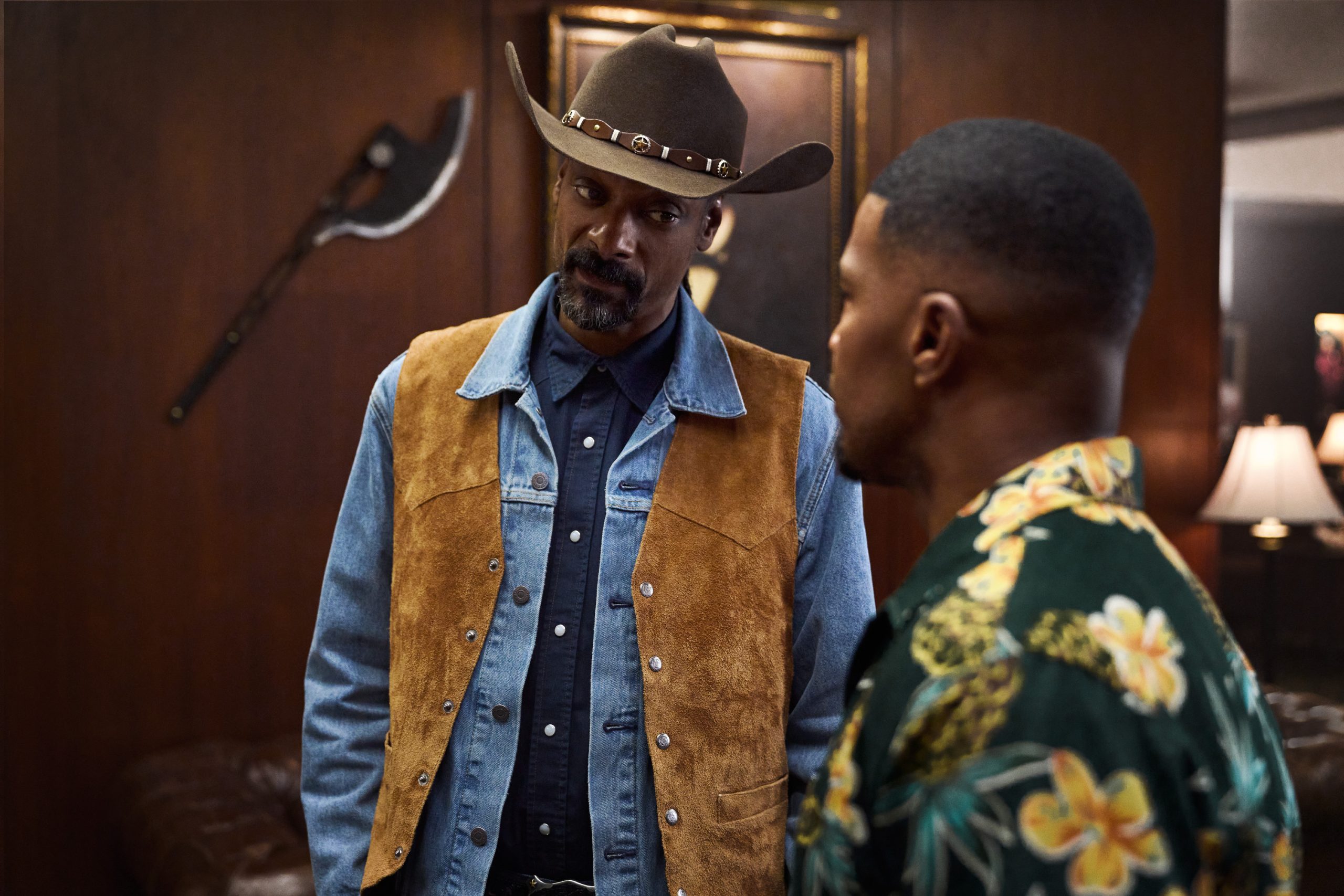 Jamie Foxx & Snoop Dogg in Day Shift (2022).