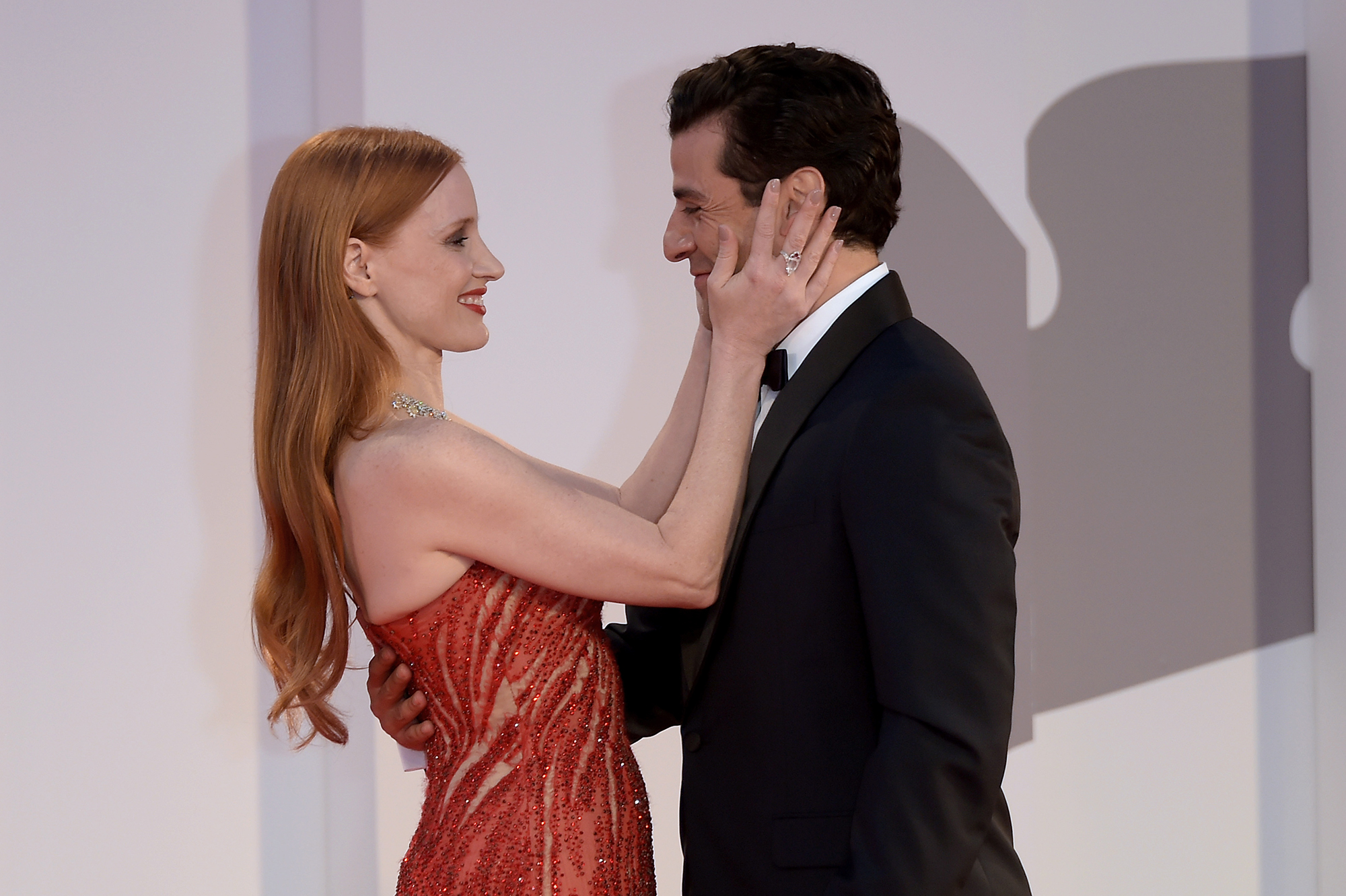 Oscar Isaac and Jessica Chastain