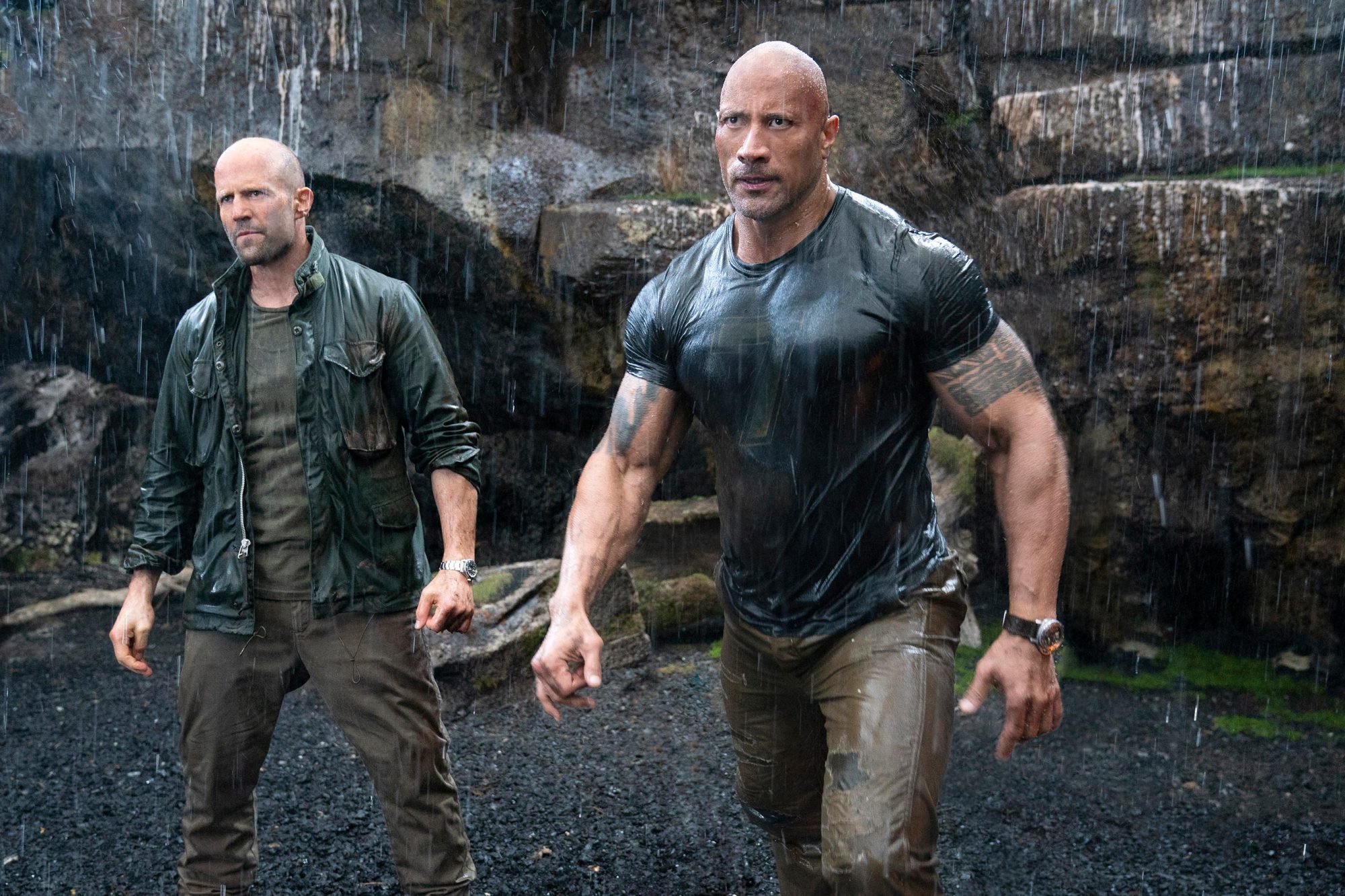 Dwayne Johnson and Jason Statham in Hobbs & Shaw (2019).